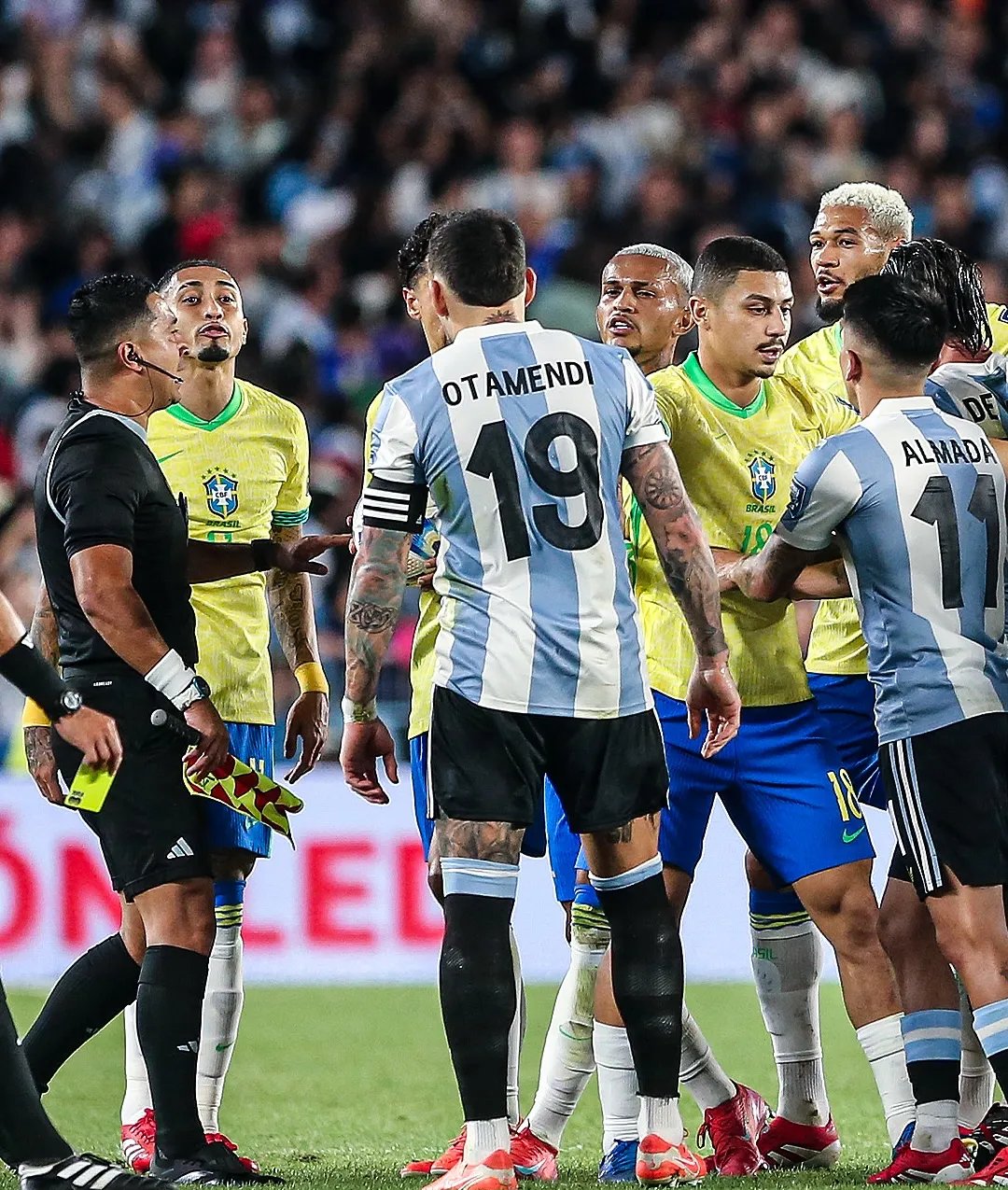 巴西国家队击败强敌成功晋级 巴西国家队击败强敌成功晋级