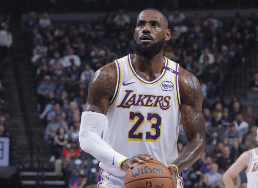 关于热火B队鏖战阿根廷男篮，詹姆斯打破历史纪录的信息