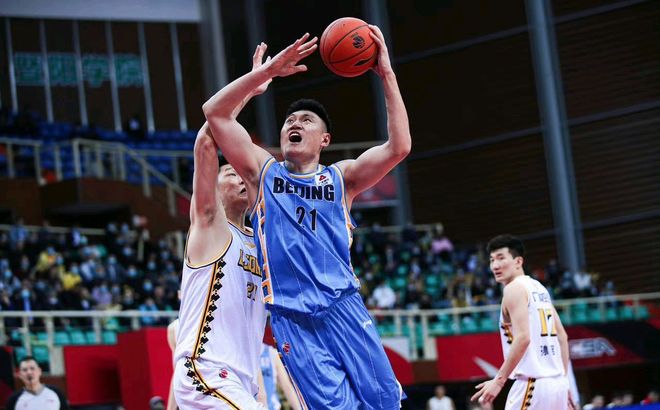 卫冕冠军遭遇新晋劲旅,实力对决 卫冕冠军遭遇新晋劲旅,实力对决