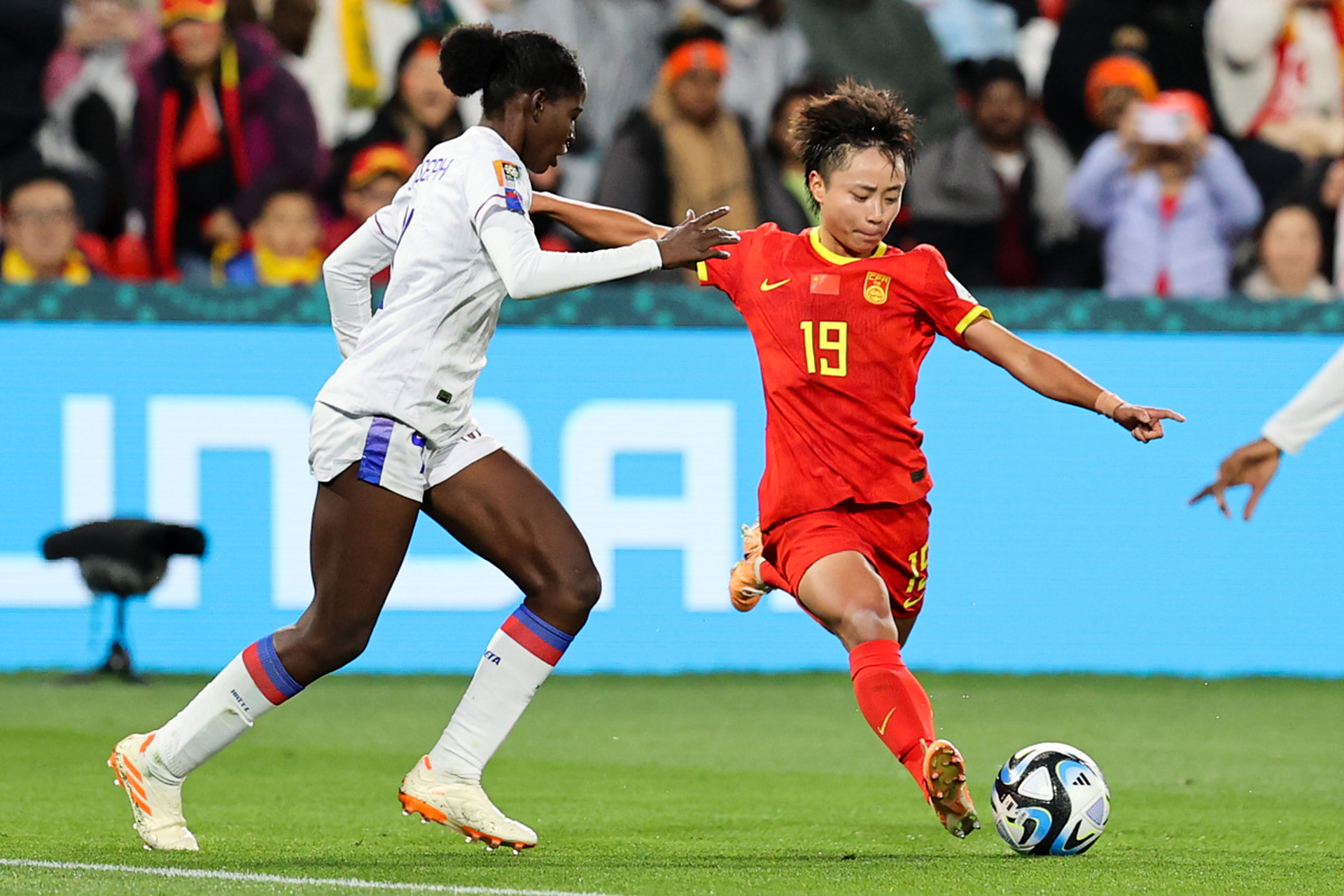 秘鲁女足在比赛中展现出色表现 秘鲁女足在比赛中展现出色表现