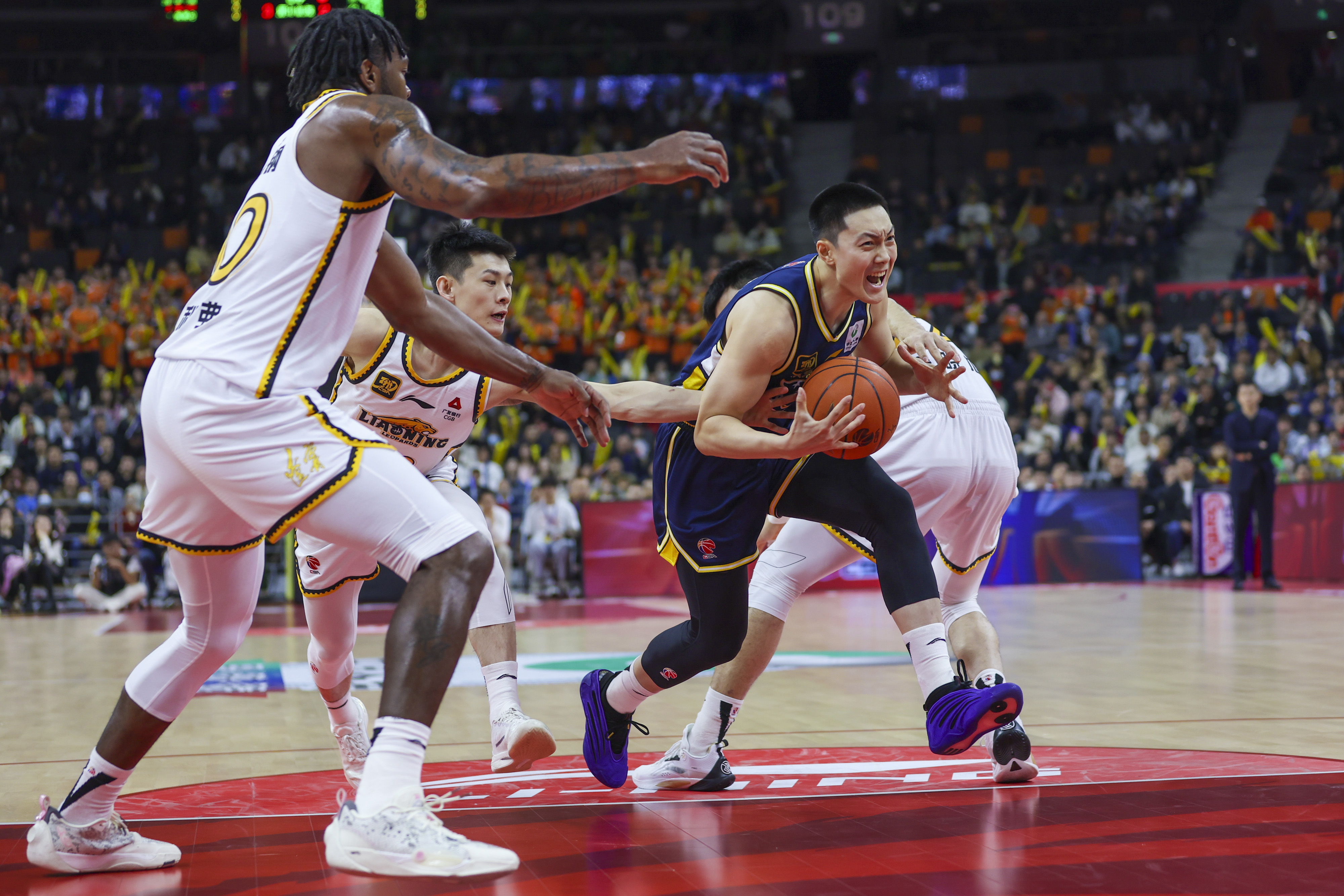 辽宁队突破重围，晋级总决赛
