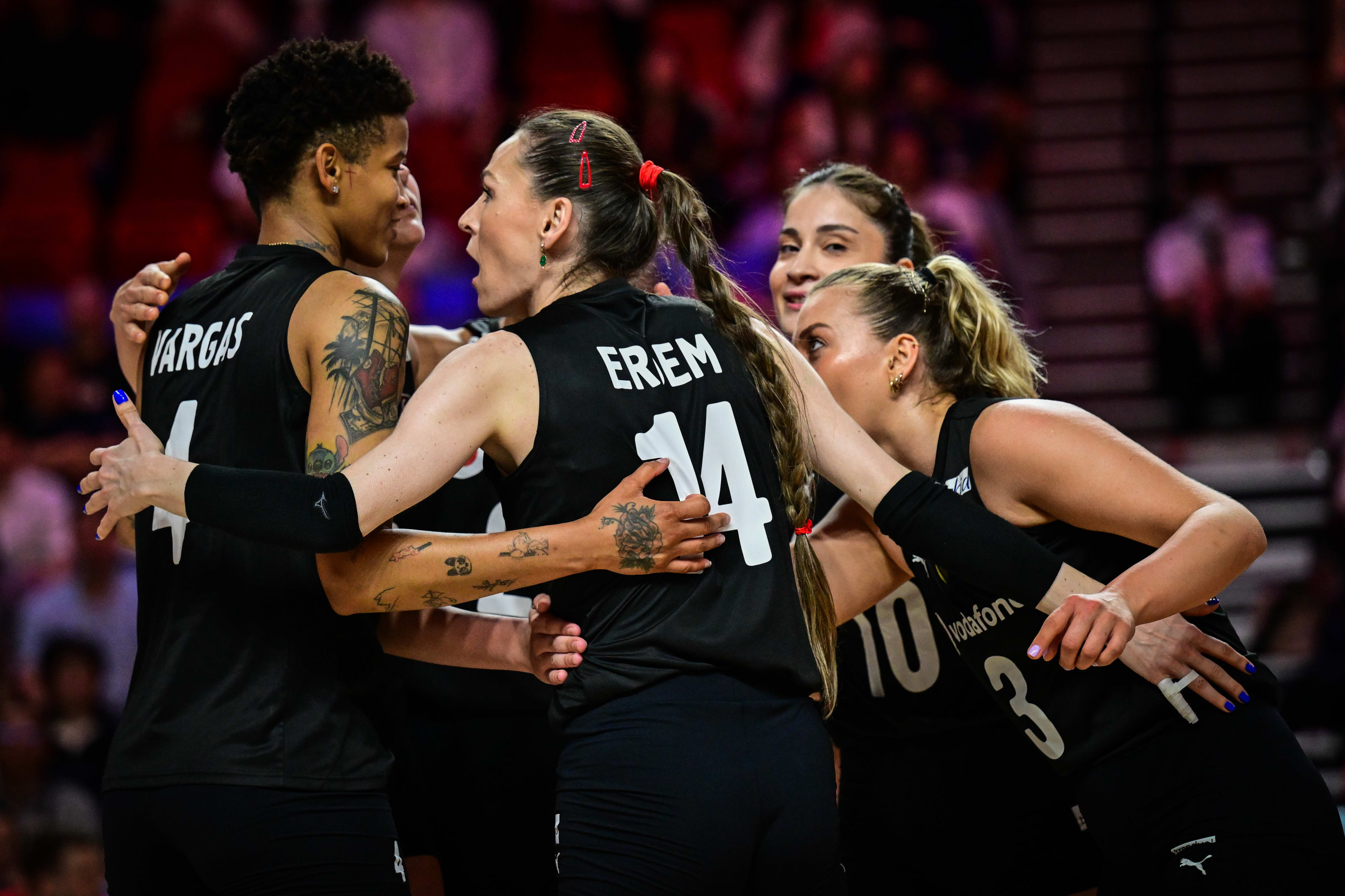 土耳其女排击败阿根廷,夺得女子排球冠军 土耳其女排击败阿根廷,夺得女子排球冠军