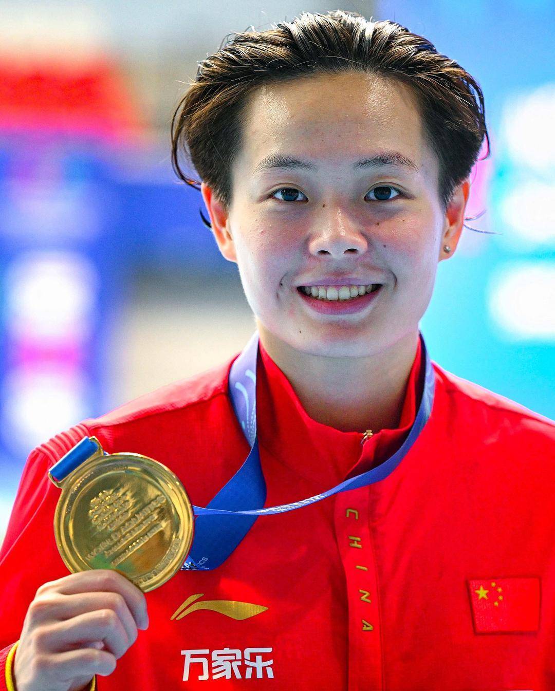 美洲跳水选手夺得女子比赛金牌，表现出色的简单介绍