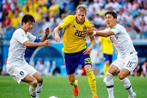 瑞典队轻取法国队，马龙刷新纪录