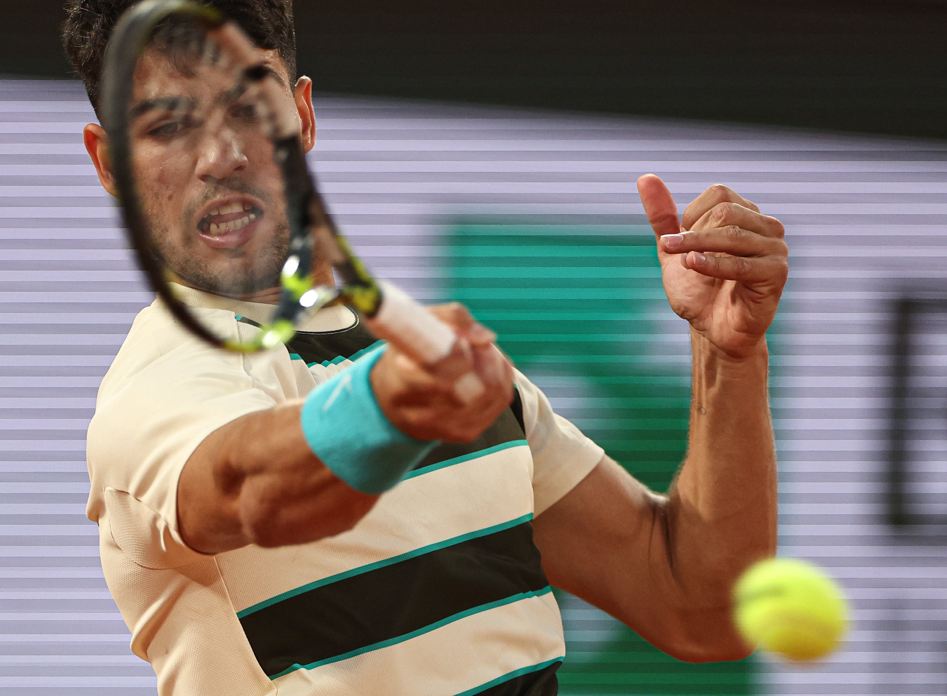 欧洲网球队翻盘法国网球队，阿尔卡拉斯爆发神勇的简单介绍