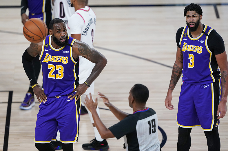 关于青岛队险胜热火，浓眉哥扛起全队的信息