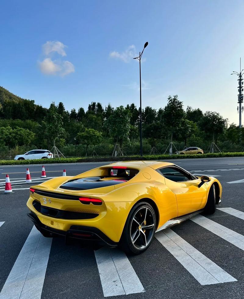 梅赛德斯绝杀法拉利，诺里斯惊艳四座的简单介绍