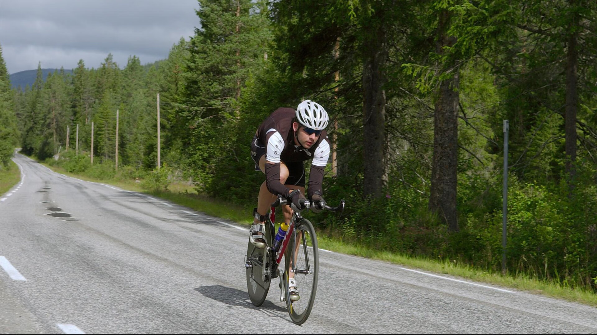 足球之夜的双重奇迹，西甲德比硝烟未散，摩洛哥压哨绝杀震撼欧洲