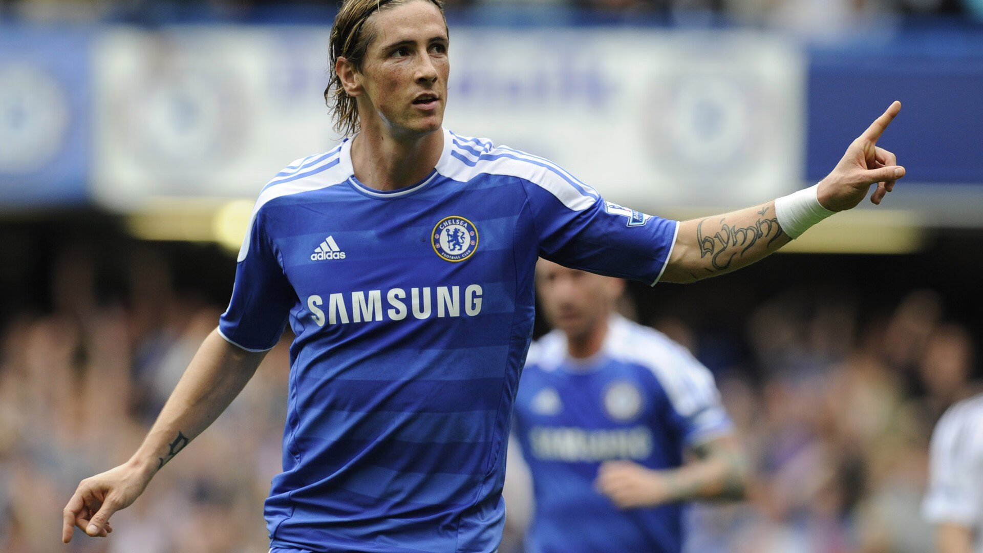 赛道上的孤勇者,维斯塔潘扛起全队,迈凯伦如何碾压红牛?